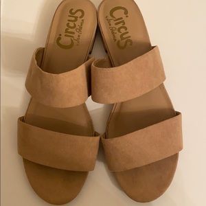 women’s sandals